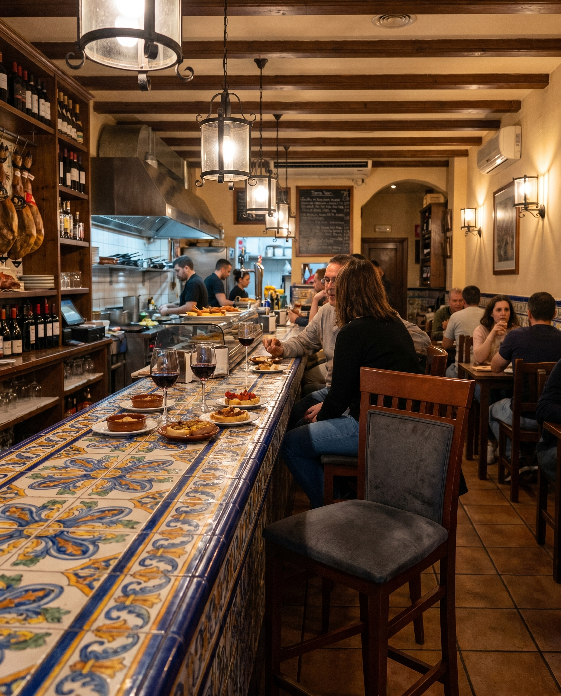 Versailles ahşap sandalye - tapas bar