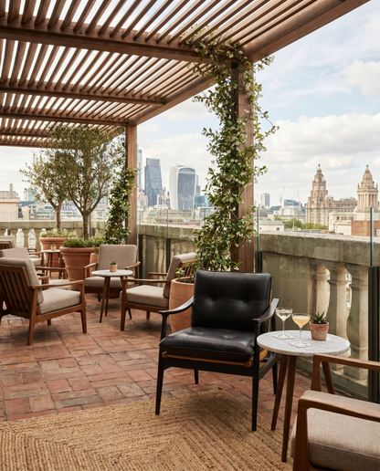 Parma ahşap sandalye - rooftop bar